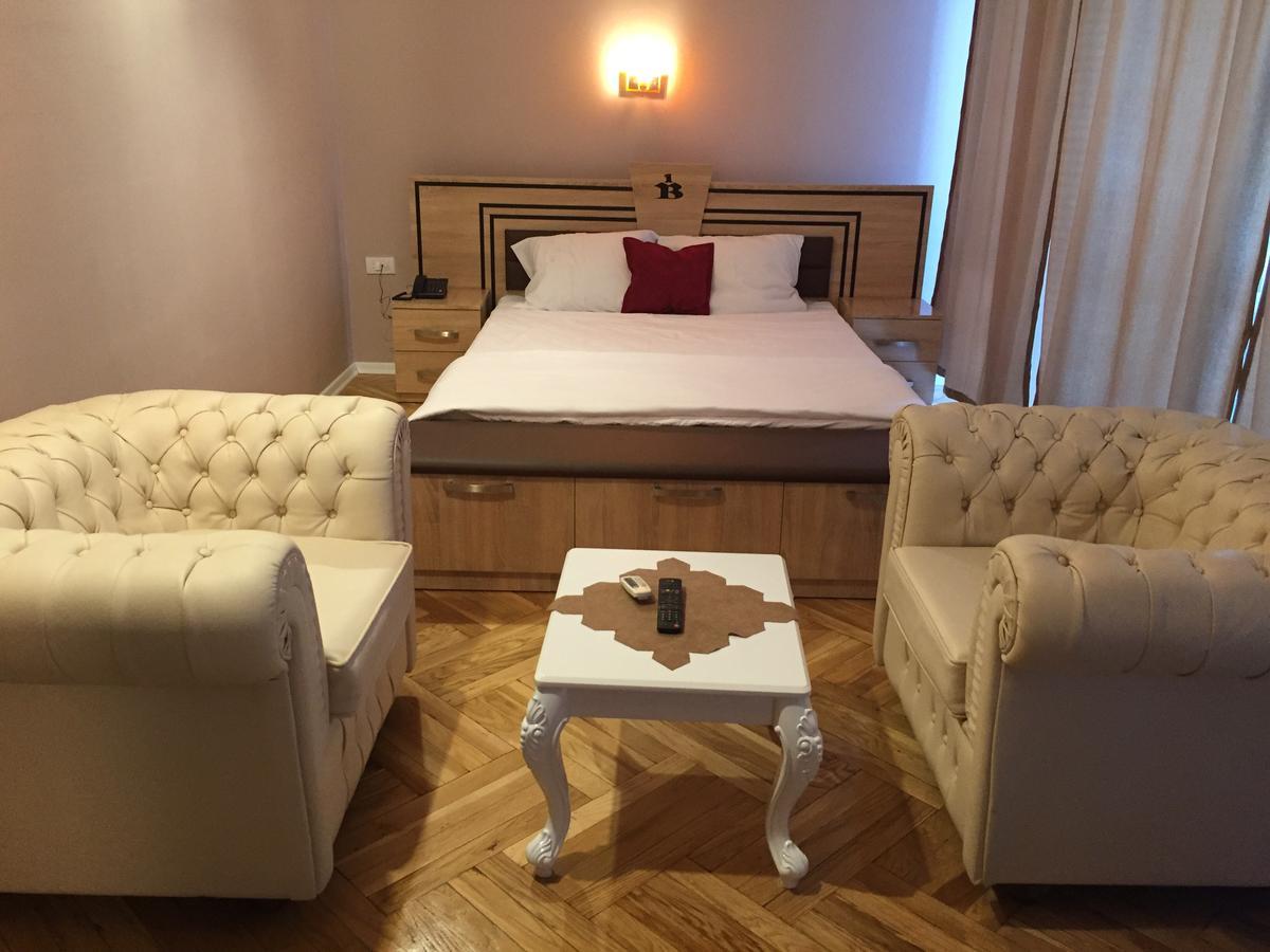 Hotel Bavaria Приштина Экстерьер фото